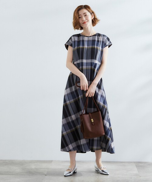 grove(グローブ)の「人間工学ベルトタッセル縦型ショルダー(ショルダーバッグ・レディース・モスグリーン/ボルドー/シルバー系その他/ブラック・00)」の22枚目の写真