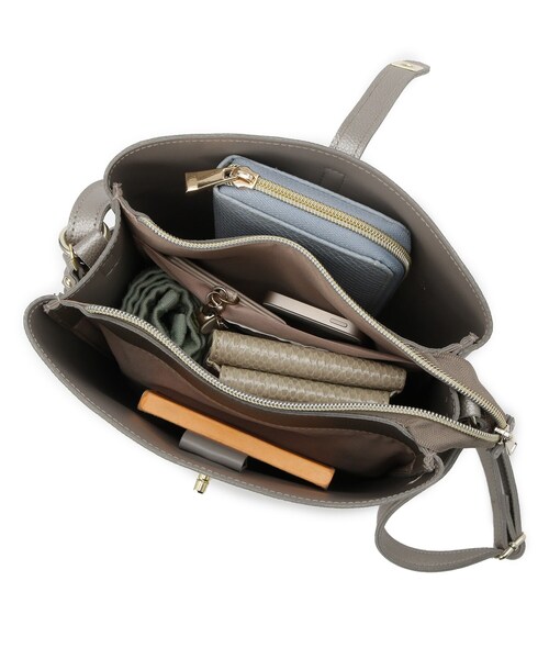 grove(グローブ)の「人間工学ベルトタッセル縦型ショルダー(ショルダーバッグ・レディース・モスグリーン/ボルドー/シルバー系その他/ブラック・00)」の9枚目の写真