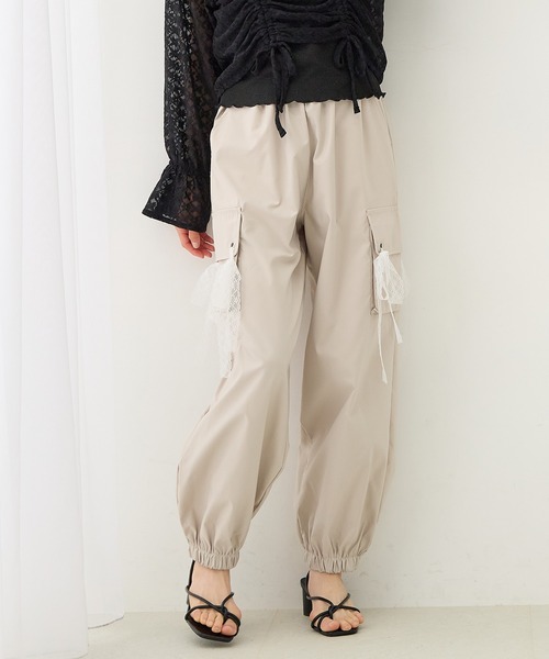 Amourire girl（アムリールガール）の「レースリボン カーゴパンツ（カーゴパンツ・キッズ・パープル/オフホワイト/グレー・140cm/160cm/150cm/130cm）」の3枚目の写真