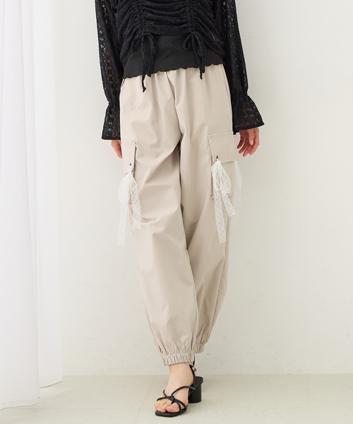 Amourire girl（アムリールガール）の「レースリボン カーゴパンツ（カーゴパンツ・キッズ・パープル/オフホワイト/グレー・140cm/160cm/150cm/130cm）」の4枚目の写真