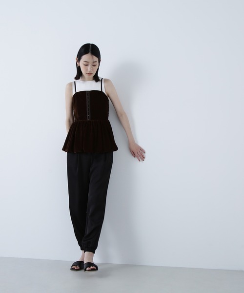 NATURAL BEAUTY BASIC（ナチュラルビューティーベーシック）の「◇ ベルベットキャミビスチェ（キャミソール・レディース・ベージュ/ダークブラウン・FREE）」の5枚目の写真