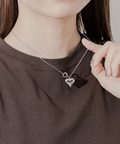 SMELLY（スメリー）の「ステンレスプックリメタルハートネックレス（ネックレス・レディース・シルバー・-）」の4枚目の写真