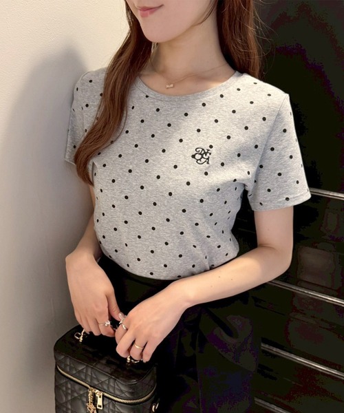 one after another NICE CLAUP(ワンアフターアナザーナイスクラップ)の「ワンポイント刺繍ドットTシャツ(Tシャツ/カットソー・レディース・杢グレー/アイボリー/ブラック・FREE)」の3枚目の写真
