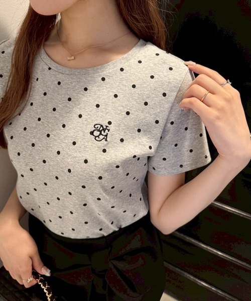 one after another NICE CLAUP(ワンアフターアナザーナイスクラップ)の「ワンポイント刺繍ドットTシャツ(Tシャツ/カットソー・レディース・杢グレー/アイボリー/ブラック・FREE)」の15枚目の写真