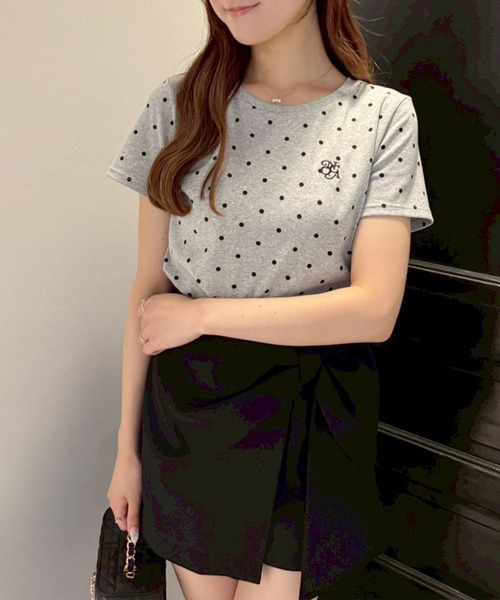 one after another NICE CLAUP(ワンアフターアナザーナイスクラップ)の「ワンポイント刺繍ドットTシャツ(Tシャツ/カットソー・レディース・杢グレー/アイボリー/ブラック・FREE)」の14枚目の写真