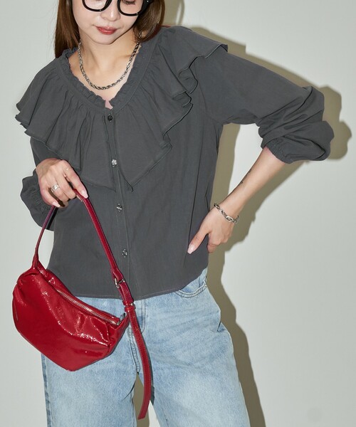 PUBLUX(パブリュクス)の「PUBLUX/パブリュクス フリル ボイル ブラウス 限定展開(シャツ/ブラウス・レディース・オフホワイト/チャコールグレー・フリ-)」の6枚目の写真