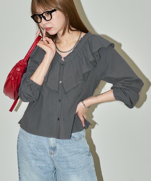 PUBLUX(パブリュクス)の「PUBLUX/パブリュクス フリル ボイル ブラウス 限定展開(シャツ/ブラウス・レディース・オフホワイト/チャコールグレー・フリ-)」の13枚目の写真