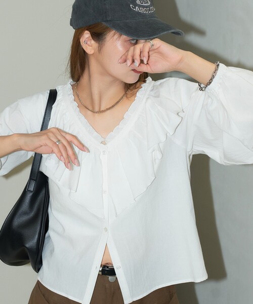 PUBLUX(パブリュクス)の「PUBLUX/パブリュクス フリル ボイル ブラウス 限定展開(シャツ/ブラウス・レディース・オフホワイト/チャコールグレー・フリ-)」の16枚目の写真