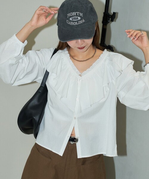 PUBLUX(パブリュクス)の「PUBLUX/パブリュクス フリル ボイル ブラウス 限定展開(シャツ/ブラウス・レディース・オフホワイト/チャコールグレー・フリ-)」の17枚目の写真