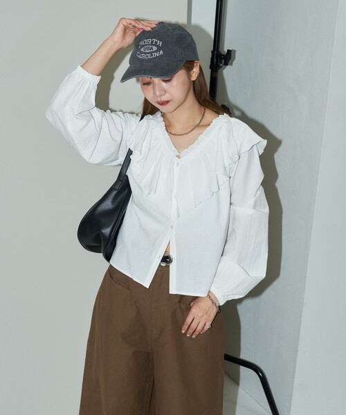 PUBLUX(パブリュクス)の「PUBLUX/パブリュクス フリル ボイル ブラウス 限定展開(シャツ/ブラウス・レディース・オフホワイト/チャコールグレー・フリ-)」の20枚目の写真