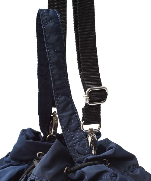 MILKFED.(ミルクフェド)の「HEART QUILTED DRAWSTRING BAG(ショルダーバッグ・レディース・ネイビー/オフホワイト/ピンク・ONE SIZE)」の6枚目の写真