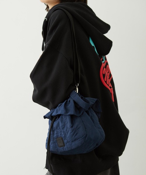 MILKFED.(ミルクフェド)の「HEART QUILTED DRAWSTRING BAG(ショルダーバッグ・レディース・ネイビー/オフホワイト/ピンク・ONE SIZE)」の19枚目の写真