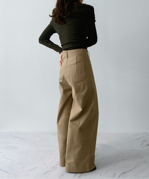 on:nue（オンニュ）の「【on:nue】[着用動画あり！/選べる6色展開] オフショルダーリブカットソー（Tシャツ/カットソー・レディース・ブラック/バーガンディー/ブラウン/ホワイト/ネイビー/グレー・FREE）」の20枚目の写真