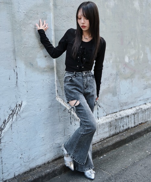 WEGO（ウィゴー）の「WEGO/カットアウトリボンストレッチデニムフレアパンツ（デニムパンツ・レディース・コバルトブルー/ブラック系3/スカイブルー・SMALL/MEDIUM）」の16枚目の写真