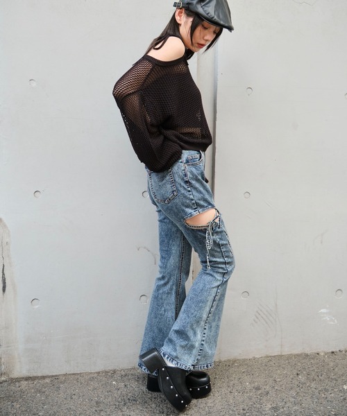 WEGO（ウィゴー）の「WEGO/カットアウトリボンストレッチデニムフレアパンツ（デニムパンツ・レディース・コバルトブルー/ブラック系3/スカイブルー・SMALL/MEDIUM）」の5枚目の写真