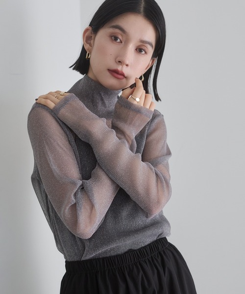 hunch(ハンチ)の「ラメシアー ハイネックトップス(Tシャツ/カットソー・レディース・オフホワイト/グレー/チャコール/ダークブラウン/ダークグレー/レモンイエロー/ライトブルー/ピンク・FREE)」の4枚目の写真