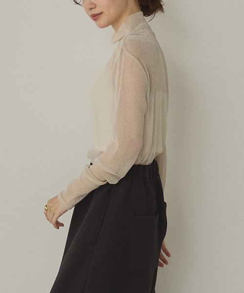 hunch(ハンチ)の「ラメシアー ハイネックトップス(Tシャツ/カットソー・レディース・オフホワイト/グレー/チャコール/ダークブラウン/ダークグレー/レモンイエロー/ライトブルー/ピンク・FREE)」の10枚目の写真