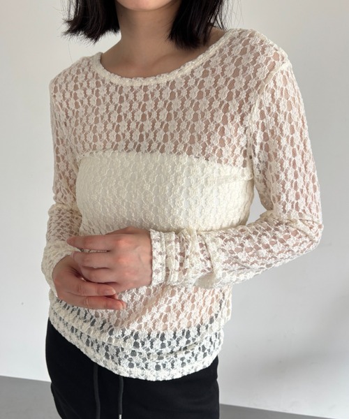 FUULLY STUDIO(フーリィーステューディオ)の「カットレースバックオープントップス(Tシャツ/カットソー・レディース・アイボリー/ブラック/ブラウン・FREE)」の2枚目の写真