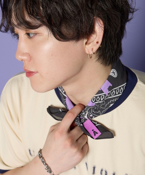 ALAND(エーランド)の「MASHIHO×ALAND/バンダナ(ストール/ショール・レディース・チャコールグレー/レッド/パープル・FREE)」の2枚目の写真