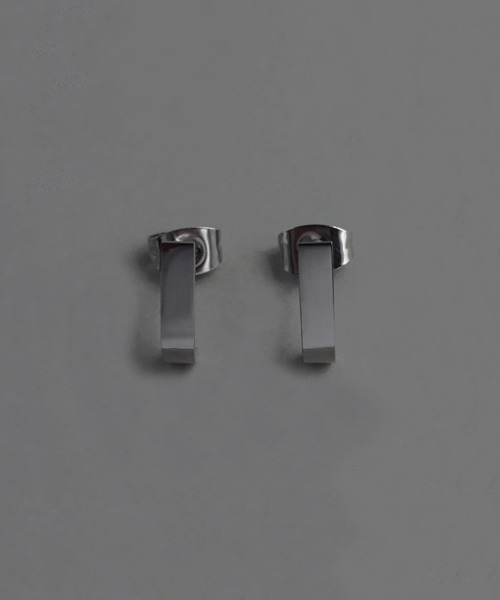 abaskdesign(アバスクデザイン)の「金属アレルギー対応ミニマルカーブメタルピアスMサイズ(ピアス(両耳用)・レディース・シルバー/ゴールド・MEDIUM)」の14枚目の写真