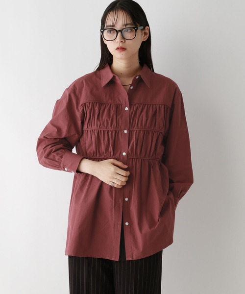 RAGEBLUE(レイジブルー)の「ギャザーチュニックシャツ(シャツ/ブラウス・レディース・ホワイト/レッド・FREE)」の2枚目の写真