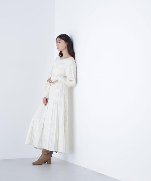 NATURAL BEAUTY BASIC(ナチュラルビューティーベーシック)の「◇ケーブルニットセットアップ(ワンピース・レディース・ブルー/オフホワイト/チャコールグレー・MEDIUM/P/S)」の16枚目の写真