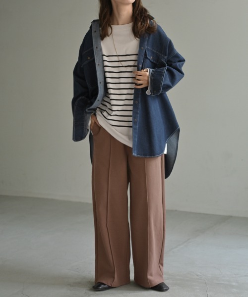 HUG.U（ハグユー）の「選べる2丈 「きれい見え」 スウェットワイドパンツ（スウェットパンツ・レディース・ライトブルー/ブラック/アイボリー/ダークブラウン/ライトグレー/レッド/ダークグレー・レギュラー丈/トール丈）」の12枚目の写真