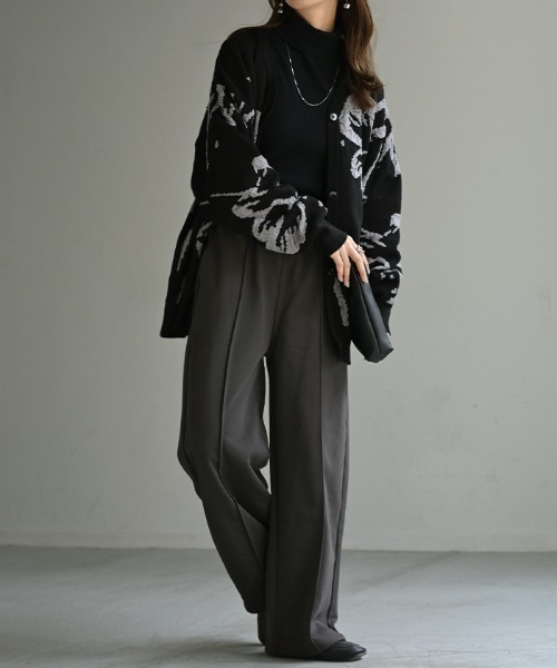 HUG.U（ハグユー）の「選べる2丈 「きれい見え」 スウェットワイドパンツ（スウェットパンツ・レディース・ライトブルー/ブラック/アイボリー/ダークブラウン/ライトグレー/レッド/ダークグレー・レギュラー丈/トール丈）」の17枚目の写真