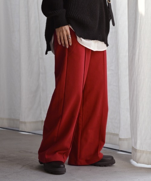 HUG.U（ハグユー）の「選べる2丈 「きれい見え」 スウェットワイドパンツ（スウェットパンツ・レディース・ライトブルー/ブラック/アイボリー/ダークブラウン/ライトグレー/レッド/ダークグレー・レギュラー丈/トール丈）」の8枚目の写真