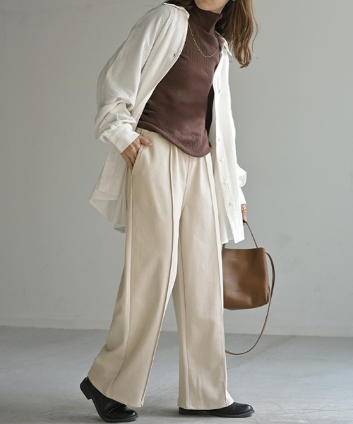 HUG.U（ハグユー）の「選べる2丈 「きれい見え」 スウェットワイドパンツ（スウェットパンツ・レディース・ライトブルー/ブラック/アイボリー/ダークブラウン/ライトグレー/レッド/ダークグレー・レギュラー丈/トール丈）」の13枚目の写真