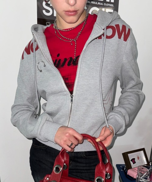 SHAGGIE(シャギー)の「【ViVi掲載】ボディピアス付きワッフルパーカー(パーカー・レディース・グレー/カモフラージュ/ネイビー・FREE)」の2枚目の写真