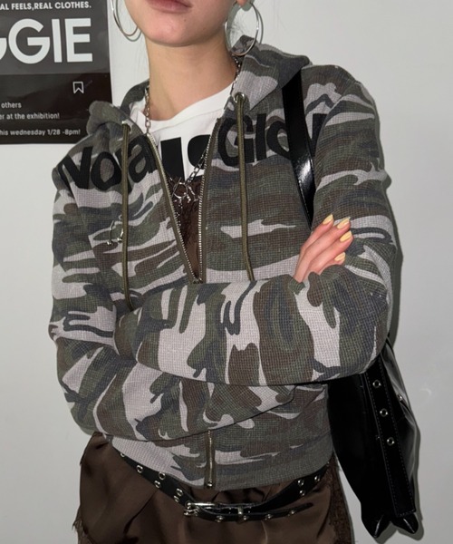 SHAGGIE(シャギー)の「【ViVi掲載】ボディピアス付きワッフルパーカー(パーカー・レディース・グレー/カモフラージュ/ネイビー・FREE)」の3枚目の写真