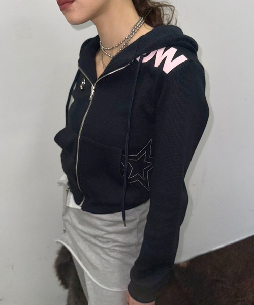 SHAGGIE(シャギー)の「【ViVi掲載】ボディピアス付きワッフルパーカー(パーカー・レディース・グレー/カモフラージュ/ネイビー・FREE)」の5枚目の写真