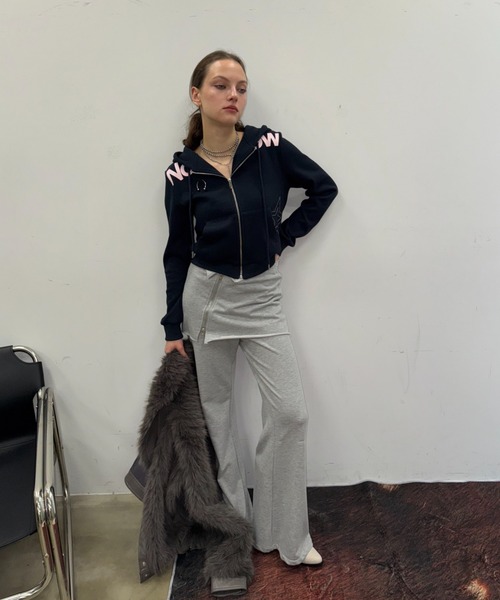 SHAGGIE(シャギー)の「【ViVi掲載】ボディピアス付きワッフルパーカー(パーカー・レディース・グレー/カモフラージュ/ネイビー・FREE)」の8枚目の写真