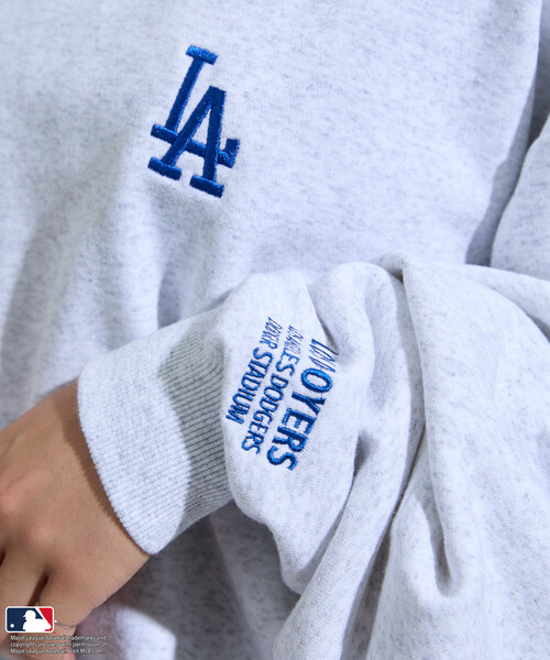 FREAK'S STORE(フリークスストア)の「MLB/エムエルビー MLB 刺繍クルースウェット(スウェット・レディース・ネイビー/サックスブルー/ライトグレー/ブラウン・フリ-)」の10枚目の写真