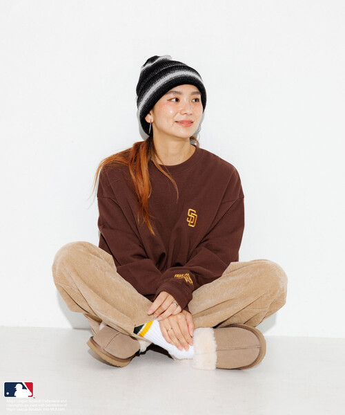 FREAK'S STORE(フリークスストア)の「MLB/エムエルビー MLB 刺繍クルースウェット(スウェット・レディース・ネイビー/サックスブルー/ライトグレー/ブラウン・フリ-)」の12枚目の写真