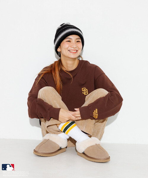 FREAK'S STORE(フリークスストア)の「MLB/エムエルビー MLB 刺繍クルースウェット(スウェット・レディース・ネイビー/サックスブルー/ライトグレー/ブラウン・フリ-)」の13枚目の写真