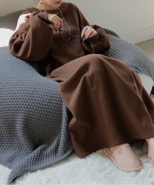 HUG.U(ハグユー)の「『 着る毛布級 』裏シャギー Aラインワンピース(ワンピース・レディース・ブラウン/ライトグレー/ブラック・FREE)」の12枚目の写真