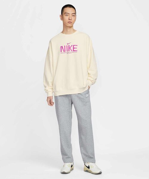 NIKE(ナイキ)の「ナイキ スポーツウェア クラブ メンズ オーバーサイズド フレンチテリー クルーネック スウェットシャツ / Nike Sportswear Club Men's Oversized French Terry Crew-neck Sweatshirt IM9355-113 Coconut Milk(スウェット・メンズ・ホワイト系その他2・L/XL/2XL/S/M)」の4枚目の写真