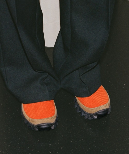 SALOMON（サロモン）の「SNOWCLOG CORDUROY　L47794600（スニーカー・メンズ・レッド・22.5cm/23.0cm/23.5cm/24.0cm/24.5cm/25.0cm/25.5cm/26.0cm/26.5cm/27.0cm/27.5cm/28.0cm/28.5cm/29.0cm/30.0cm）」の2枚目の写真