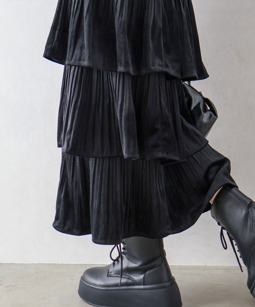 SpRay（スプレイ）の「ベロアプリーツティアードロングスカート（スカート・レディース・ブラウン/ブラック/アイボリー・FREE）」の4枚目の写真