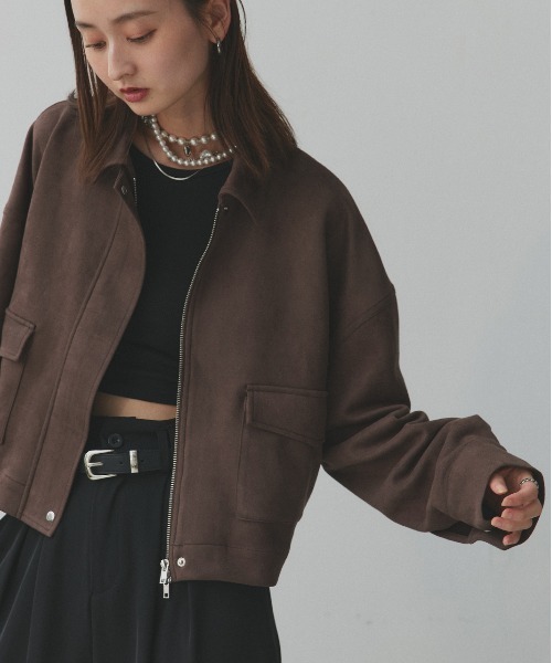 ad thie(アドティエ)の「ルーズ スエード クロップドブルゾン(ブルゾン・レディース・キャメル/ダークブラウン/ベージュ・FREE)」の7枚目の写真