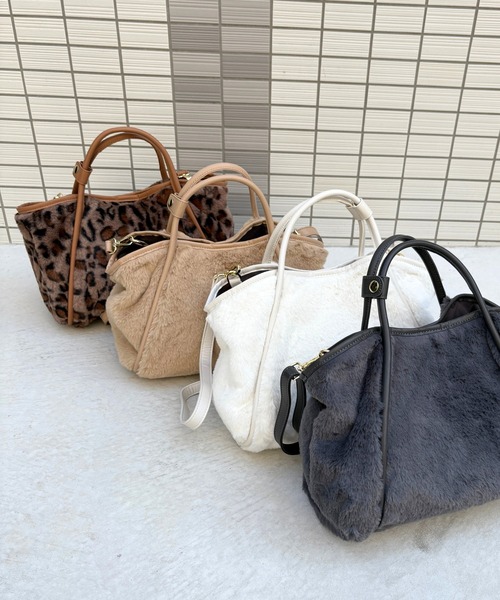 Tomieco(トミエコ)の「ファー素材 2wayショルダー ファーバッグ(ショルダーバッグ・レディース・チャコールグレー/オフホワイト/レオパード/ベージュ・FREE)」の12枚目の写真