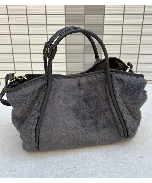 Tomieco(トミエコ)の「ファー素材 2wayショルダー ファーバッグ(ショルダーバッグ・レディース・チャコールグレー/オフホワイト/レオパード/ベージュ・FREE)」の15枚目の写真