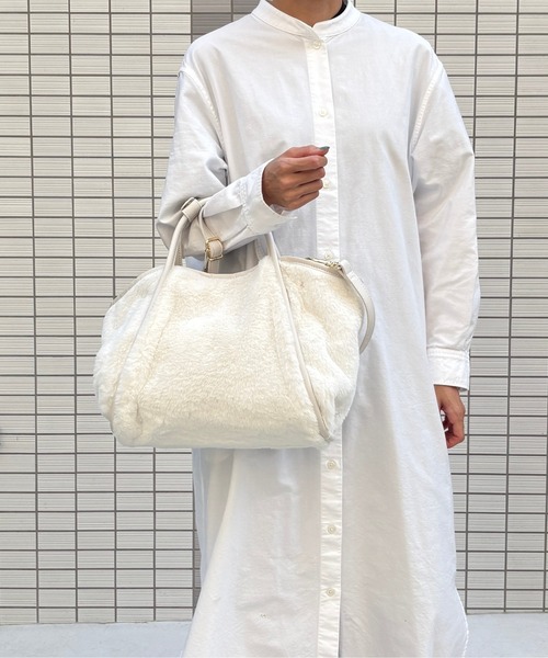 Tomieco(トミエコ)の「ファー素材 2wayショルダー ファーバッグ(ショルダーバッグ・レディース・チャコールグレー/オフホワイト/レオパード/ベージュ・FREE)」の8枚目の写真