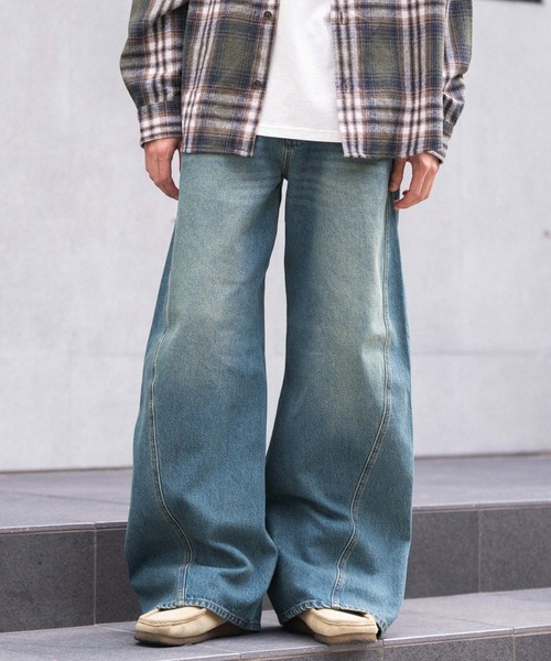 WEGO（ウィゴー）の「WEGO/ローライズカバーフィットフレアデニムパンツ（デニムパンツ・メンズ・ブラック系3/コバルトブルー・LARGE/MEDIUM/SMALL）」の2枚目の写真