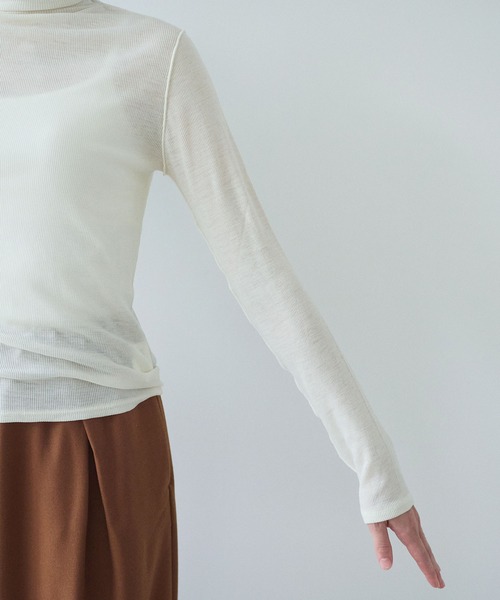 yuni(ユニ )の「△washable super120/W highneck プルオーバー(Tシャツ/カットソー・レディース・ブラック/ホワイト・FREE)」の19枚目の写真