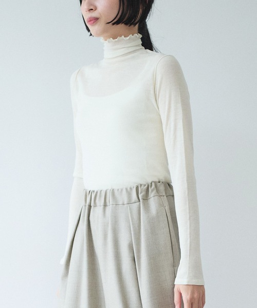 yuni(ユニ )の「△washable super120/W highneck プルオーバー(Tシャツ/カットソー・レディース・ブラック/ホワイト・FREE)」の10枚目の写真