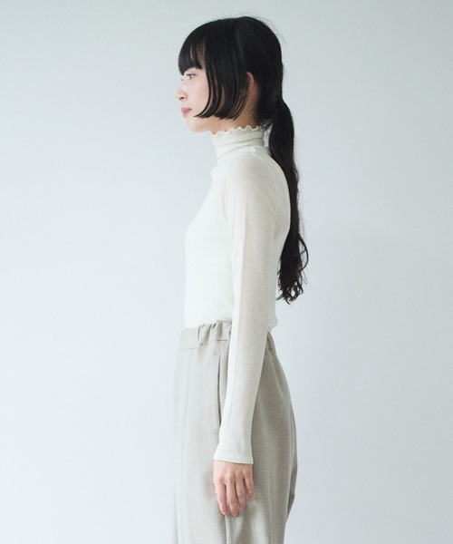 yuni(ユニ )の「△washable super120/W highneck プルオーバー(Tシャツ/カットソー・レディース・ブラック/ホワイト・FREE)」の11枚目の写真