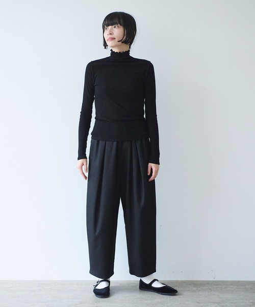 yuni(ユニ )の「△washable super120/W highneck プルオーバー(Tシャツ/カットソー・レディース・ブラック/ホワイト・FREE)」の6枚目の写真